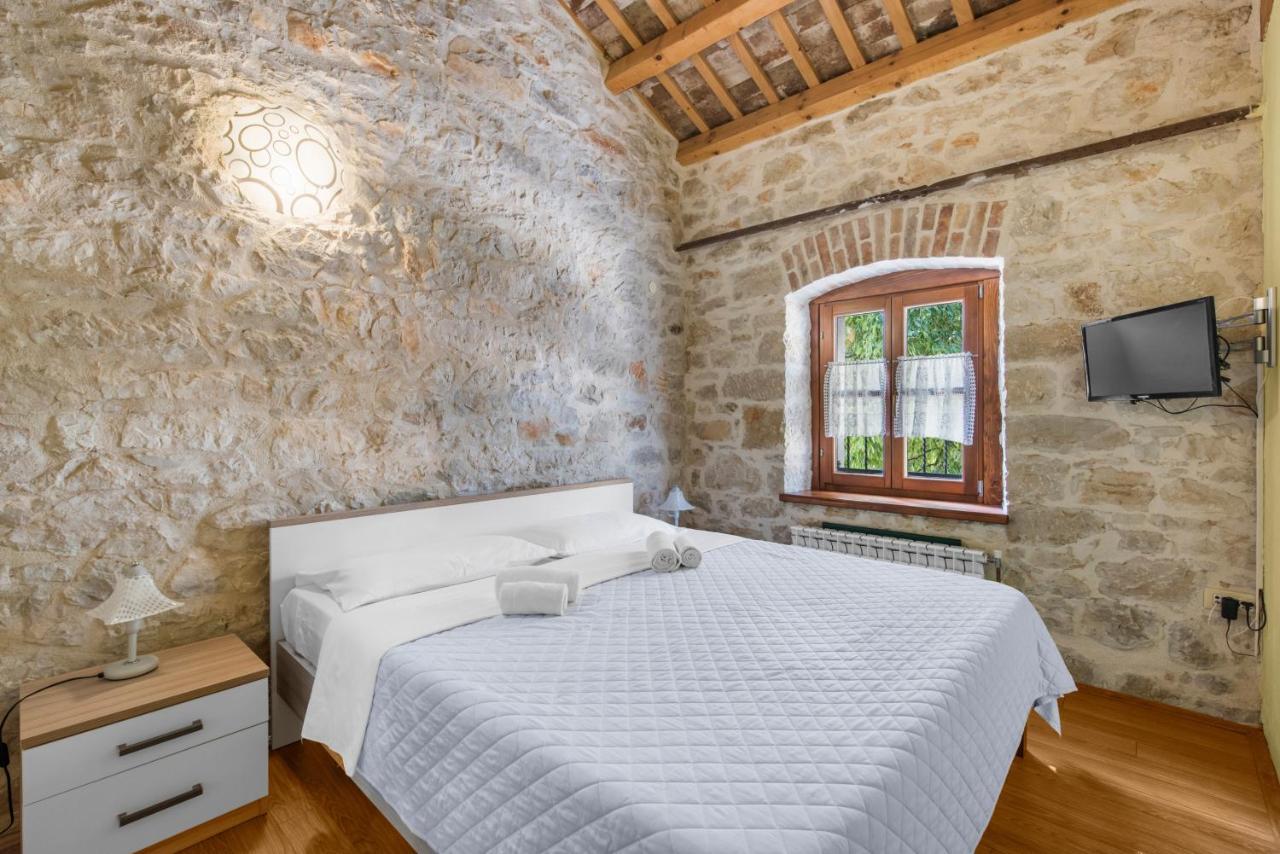 Villa Antonci-18, Pool, 3 Houses, Jacuzzi, Private Territory Antonci  Exterior photo