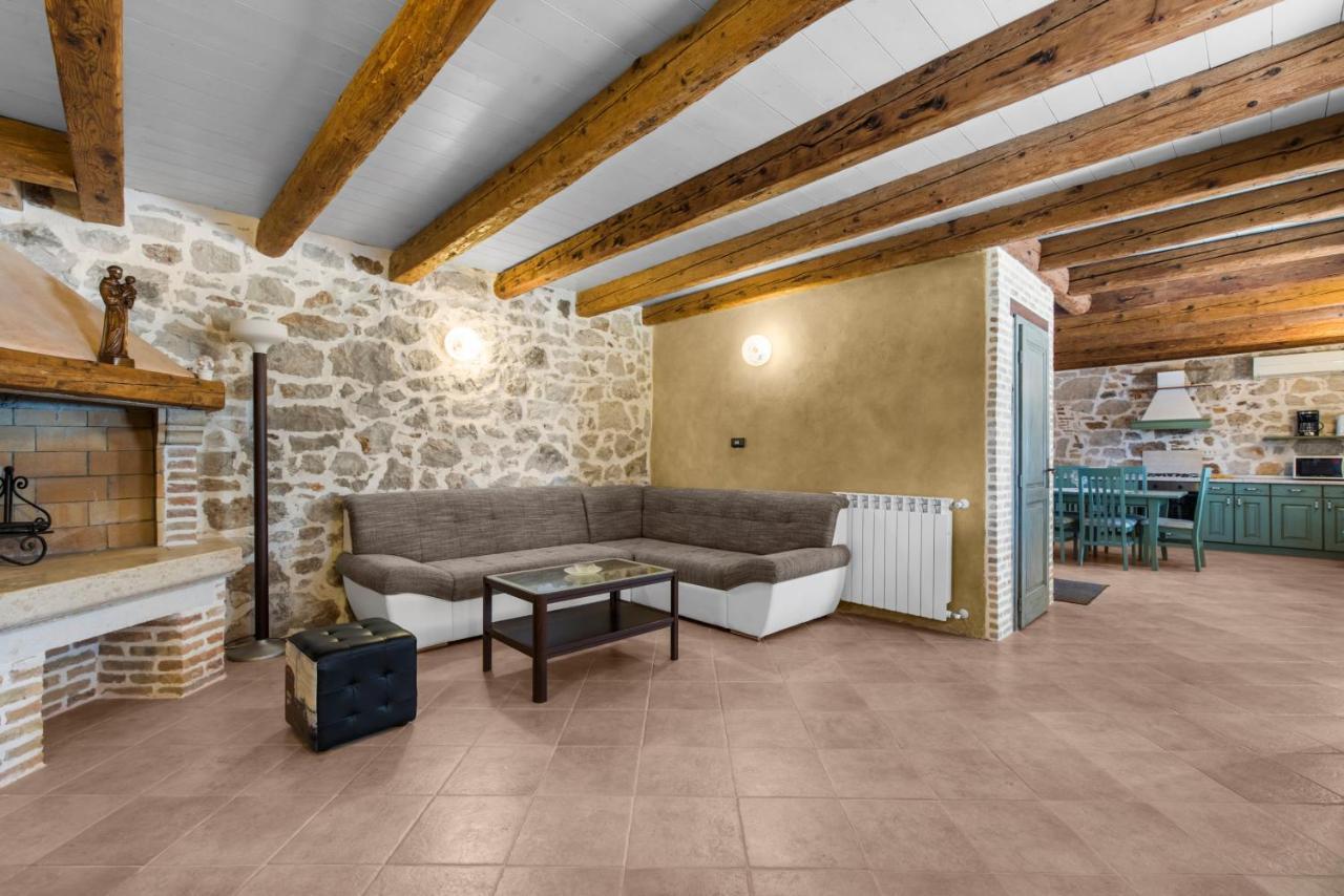 Villa Antonci-18, Pool, 3 Houses, Jacuzzi, Private Territory Antonci  Exterior photo