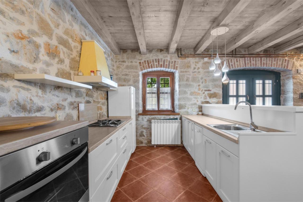 Villa Antonci-18, Pool, 3 Houses, Jacuzzi, Private Territory Antonci  Exterior photo