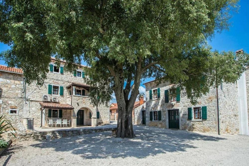 Villa Antonci-18, Pool, 3 Houses, Jacuzzi, Private Territory Antonci  Exterior photo