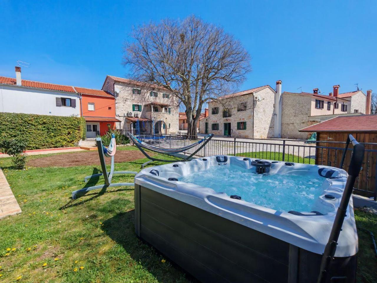 Villa Antonci-18, Pool, 3 Houses, Jacuzzi, Private Territory Antonci  Exterior photo